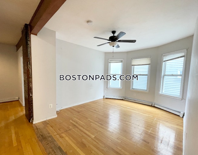 Boston - $6,400 /mo