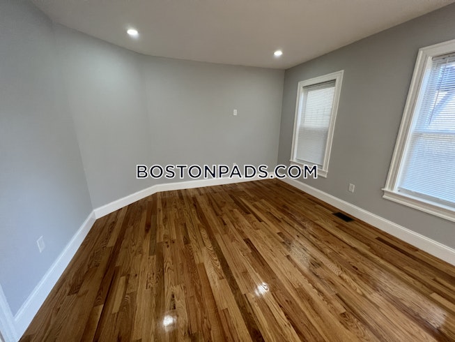 Somerville - $4,100 /mo