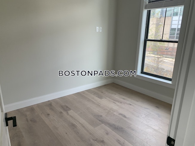 Boston - $3,975 /mo