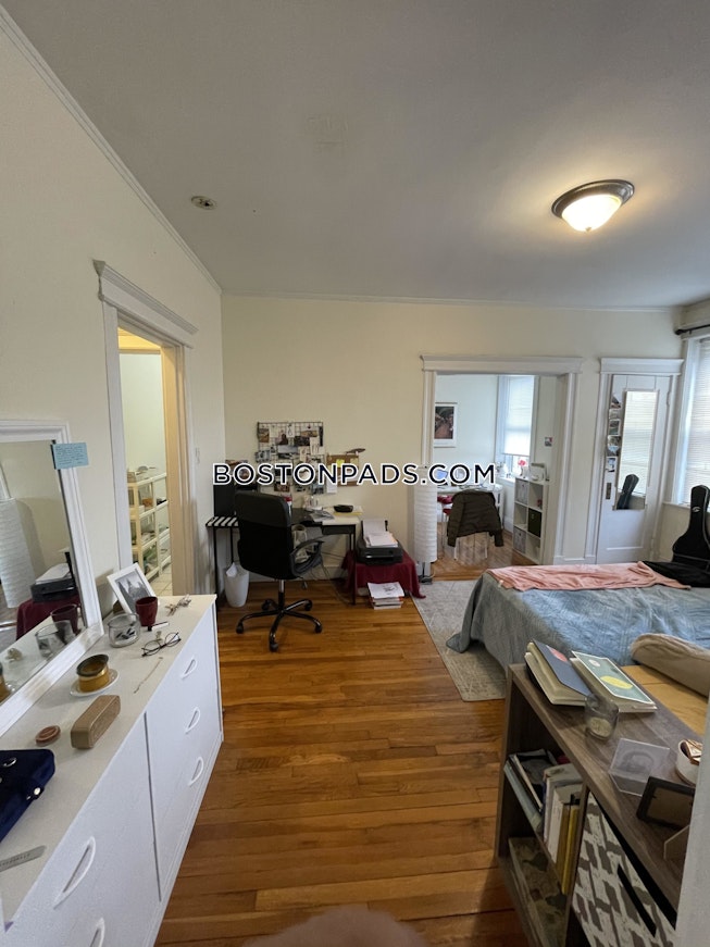 Boston - $2,000 /mo