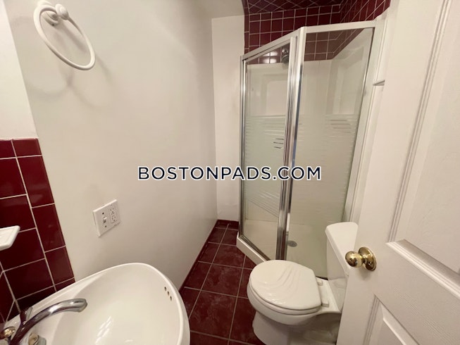 Boston - $3,950 /mo