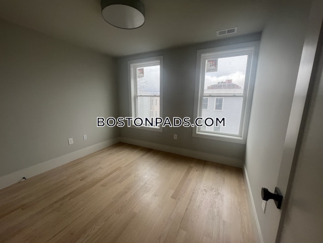 Boston - $2,950 /mo