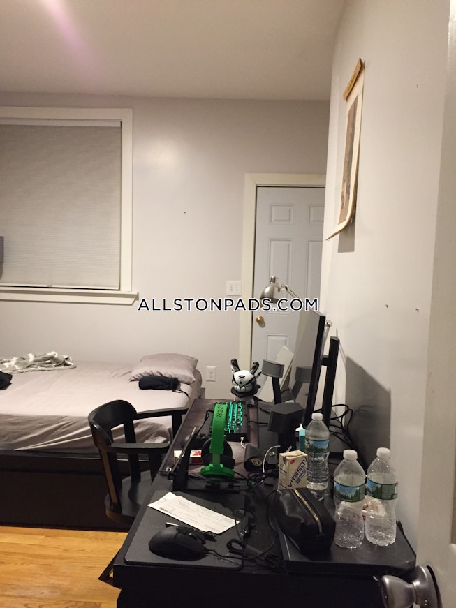 Boston - $3,200 /mo