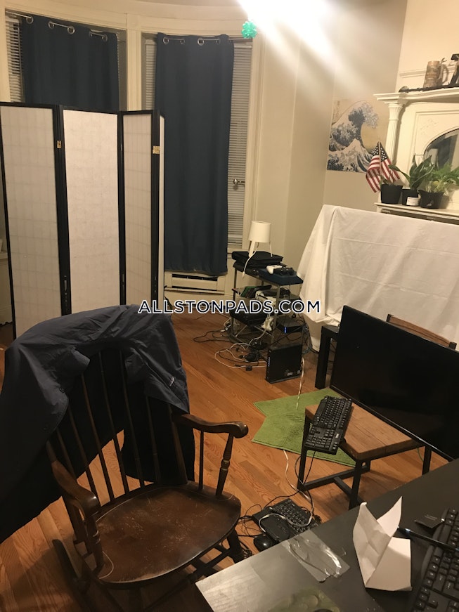 Boston - $1,800 /mo