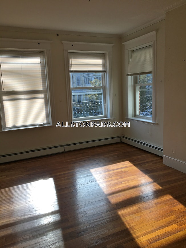 Boston - $3,995 /mo