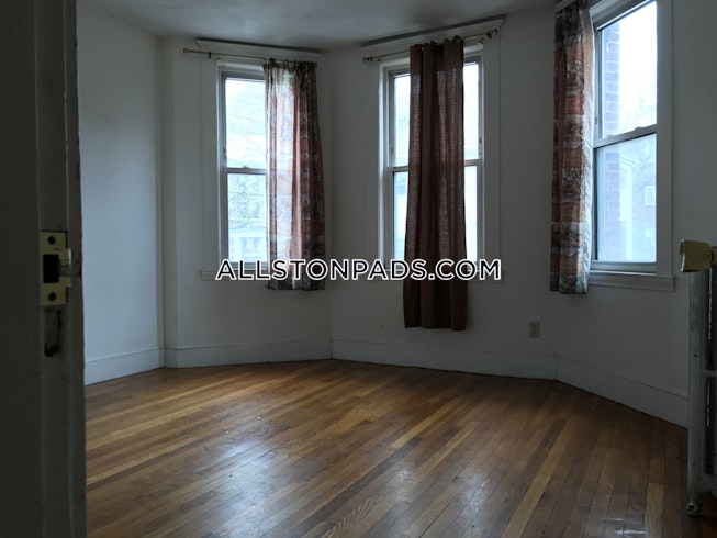 Boston - $1,950 /mo