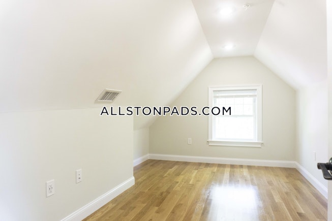 Boston - $4,195 /mo