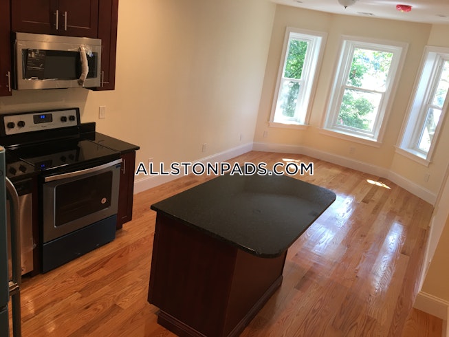 Boston - $3,750 /mo