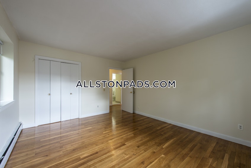 Boston - $3,300 /month