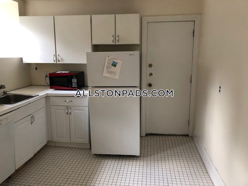 Boston - $2,300 /month