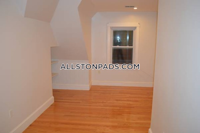 Boston - $5,400 /mo