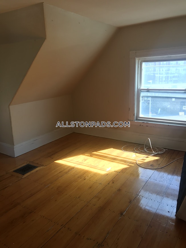 Boston - $2,350 /mo