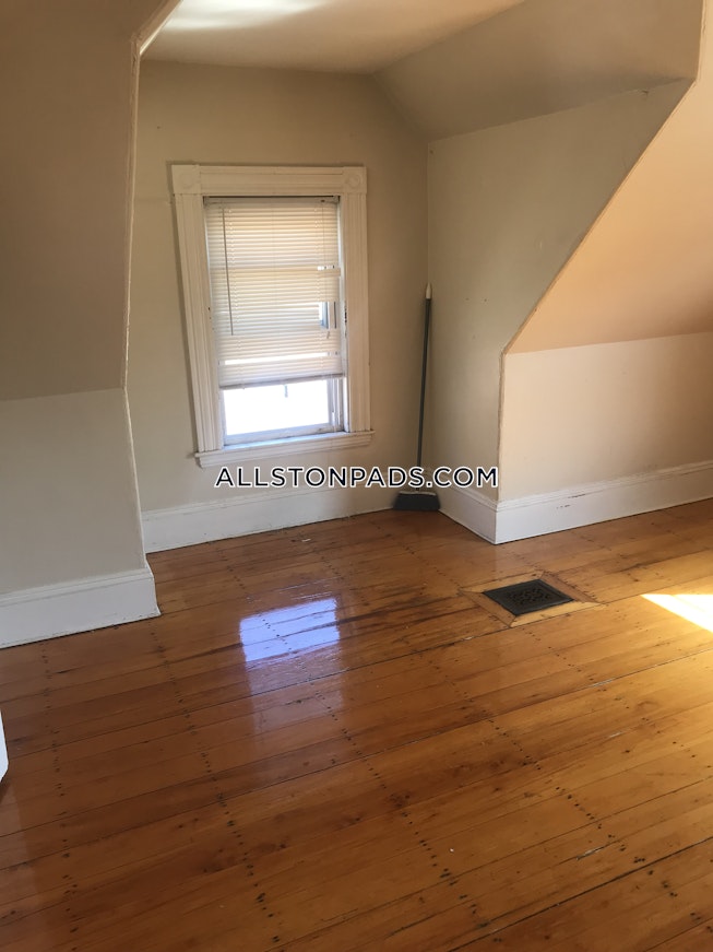 Boston - $2,350 /mo