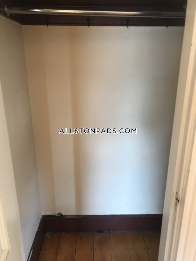 Boston - $2,350 /mo