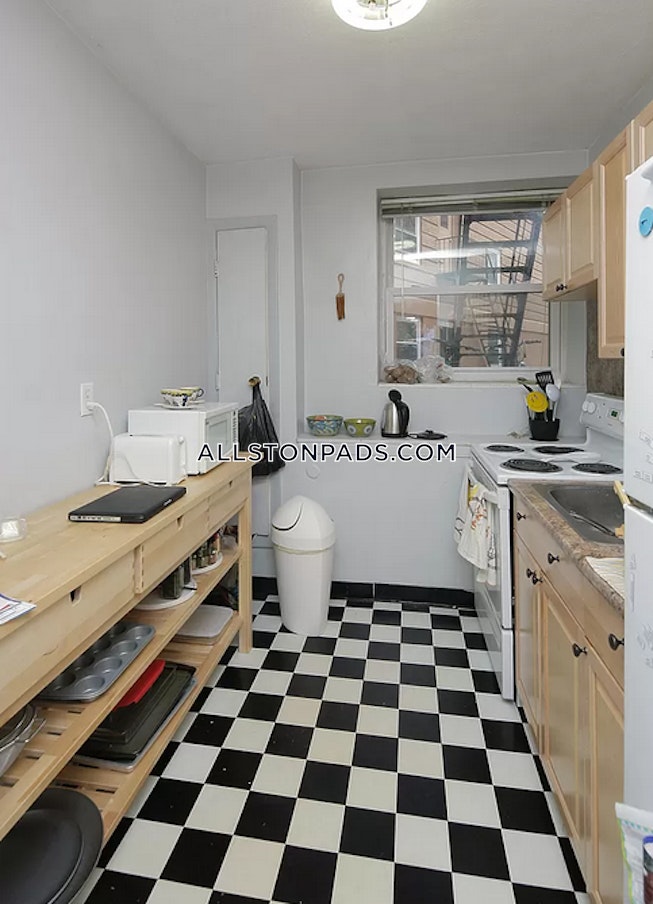 Boston - $1,950 /mo