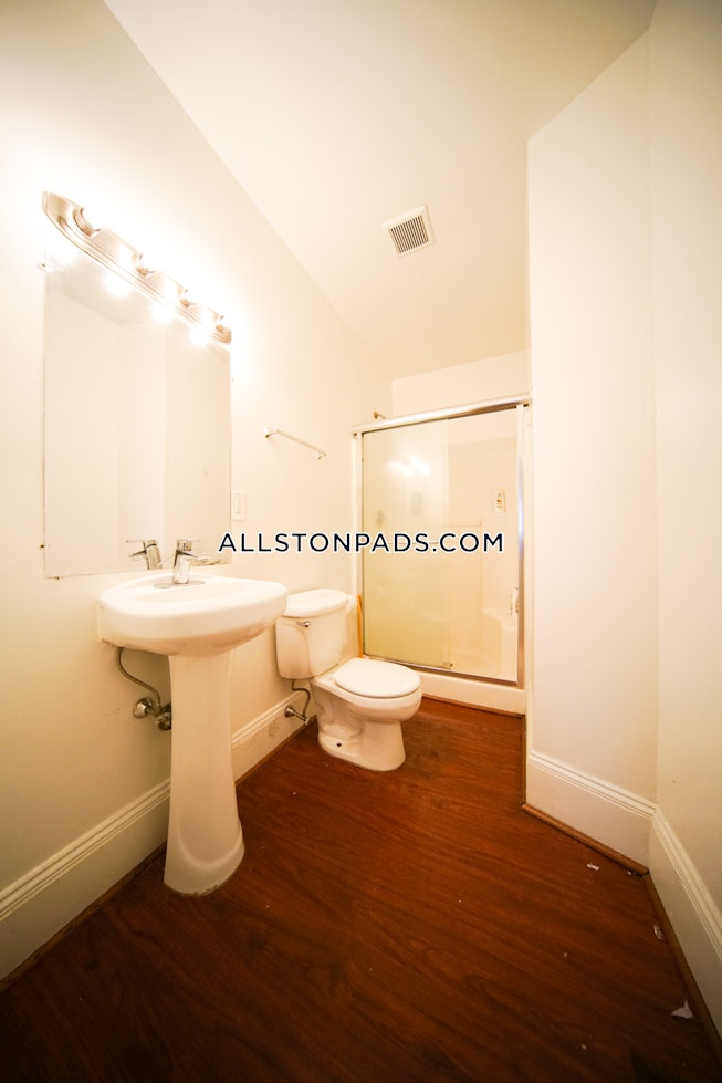 Boston - $7,999 /mo