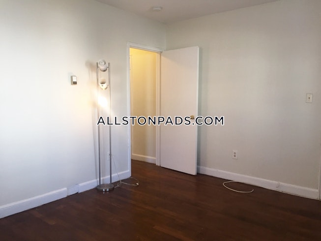 Boston - $2,100 /mo