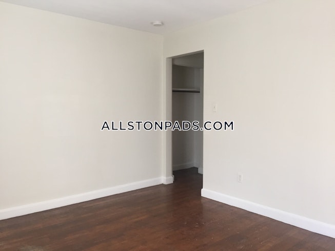 Boston - $2,100 /mo