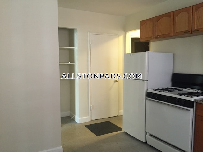 Boston - $2,100 /mo