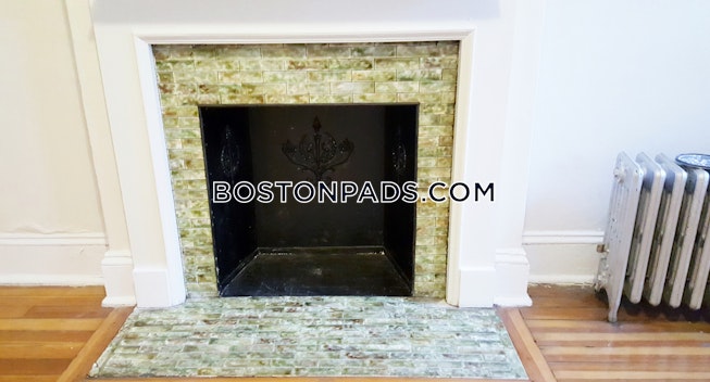 Boston - $2,595 /mo