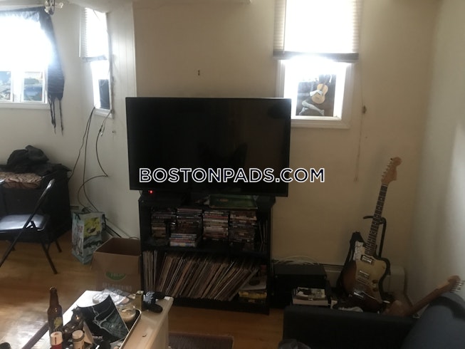 Boston - $2,500 /mo