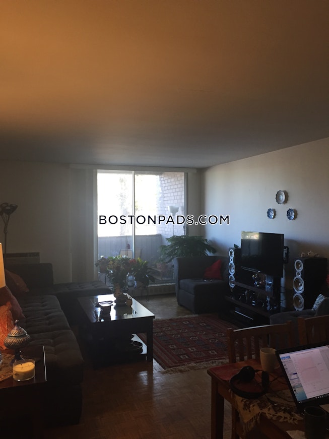 Boston - $2,050 /mo