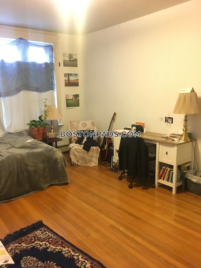 Boston - $3,250 /mo