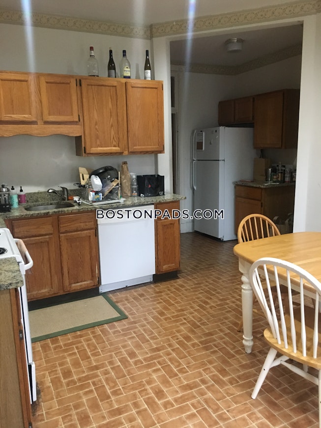 Boston - $3,250 /mo