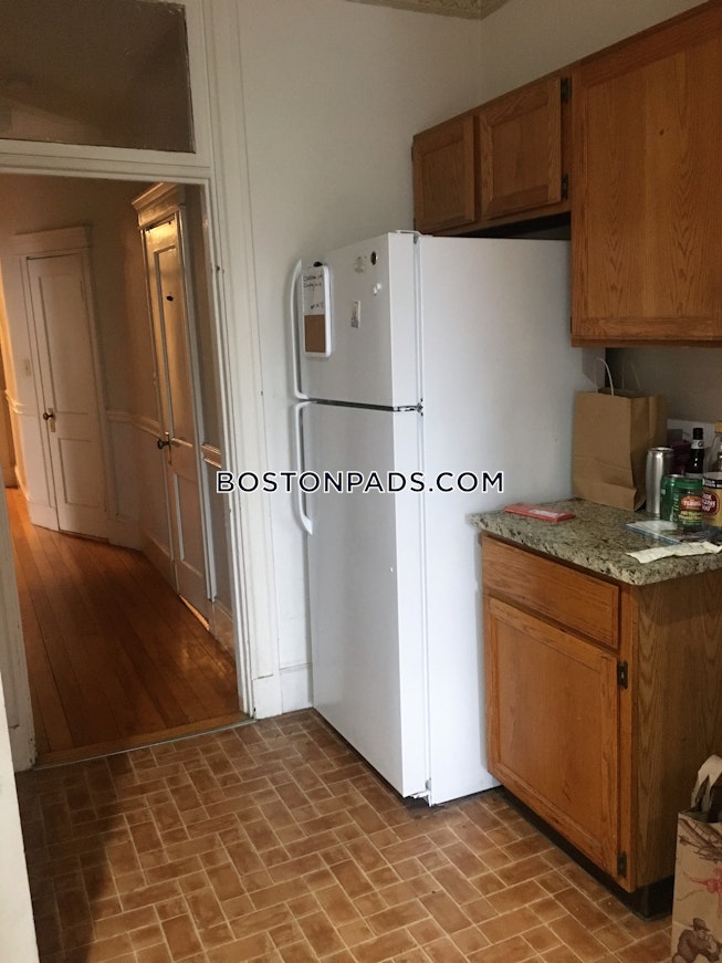 Boston - $3,250 /mo