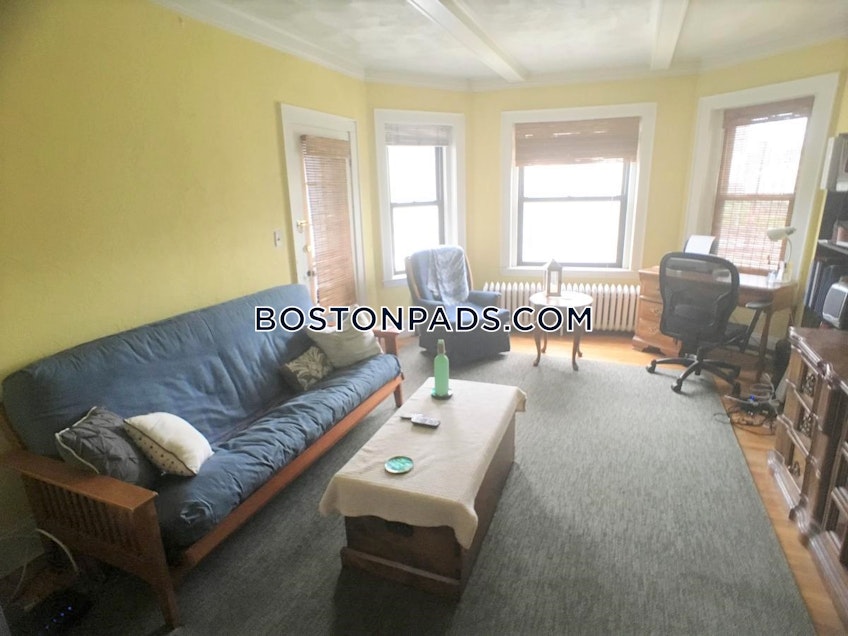 Boston - $2,890 /month