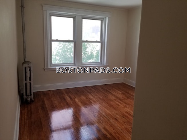 Boston - $2,400 /mo