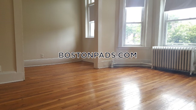 Boston - $2,395 /mo