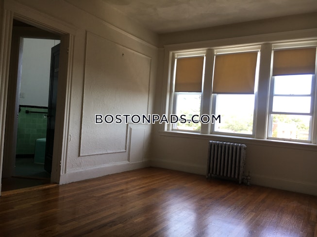 Boston - $1,450 /mo