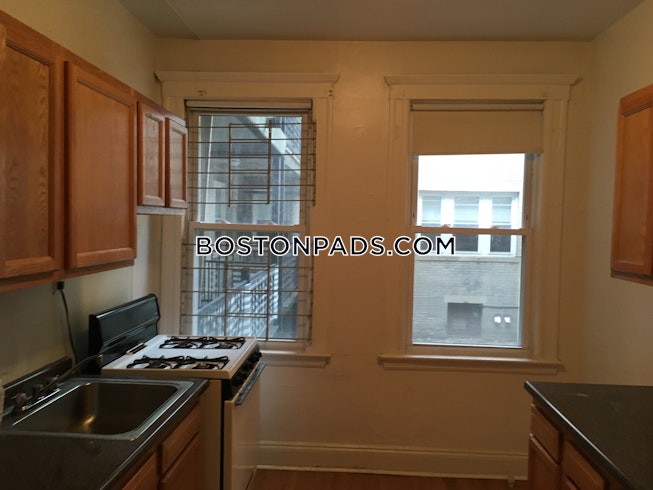 Boston - $2,450 /mo