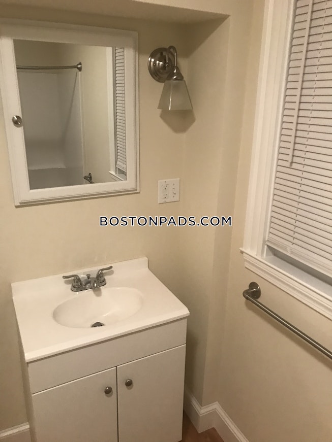 Boston - $3,000 /mo