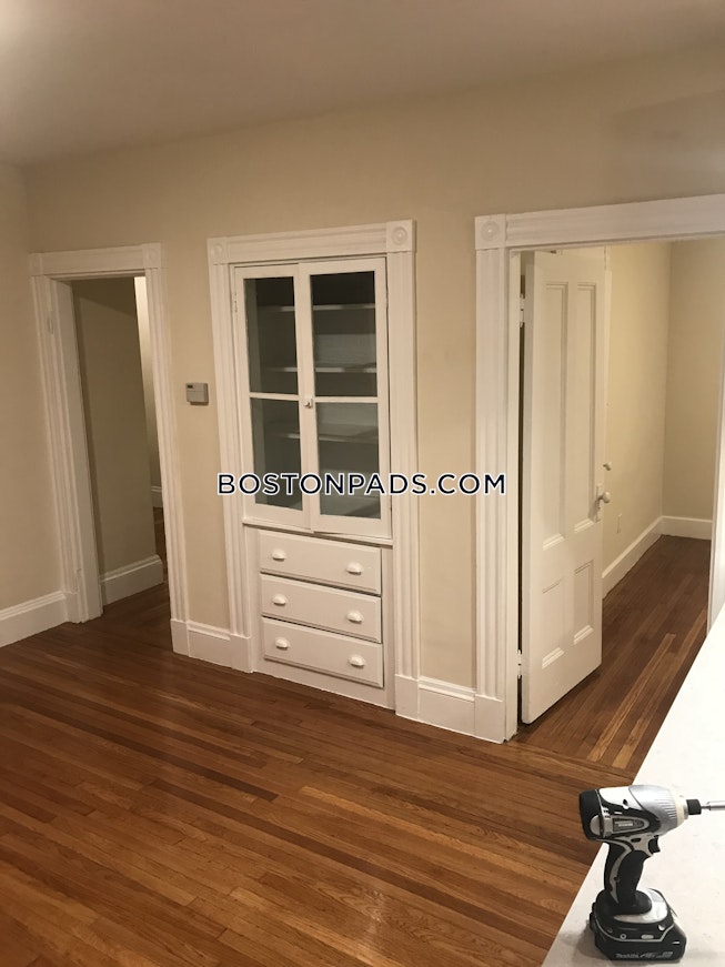 Boston - $3,000 /mo