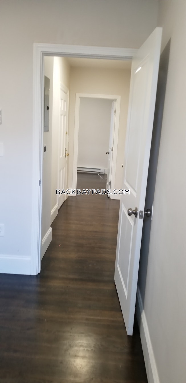 Boston - $4,275 /mo