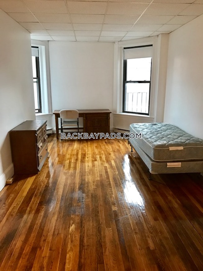 Boston - $2,095 /mo