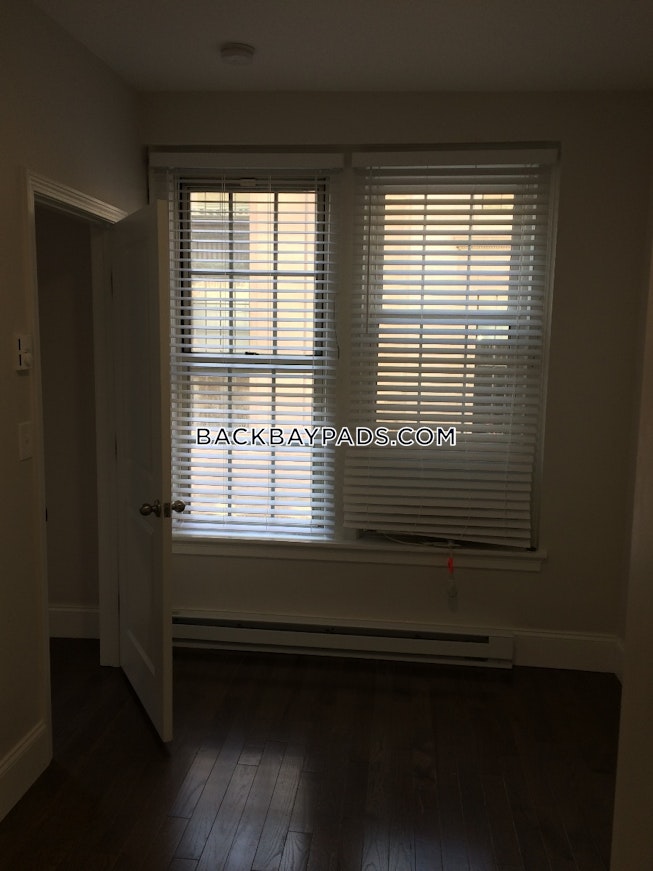 Boston - $2,200 /mo