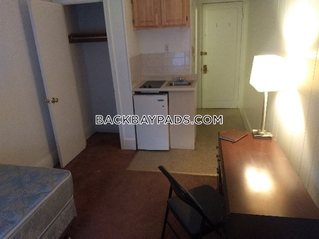 Boston - $2,045 /mo