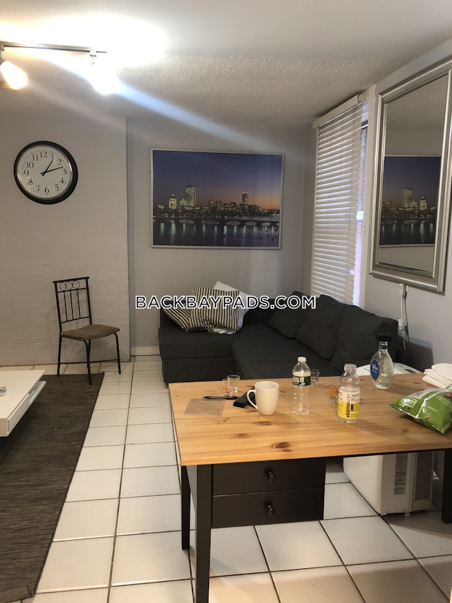 Boston - $3,000 /mo