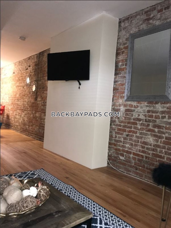 Boston - $2,550 /mo