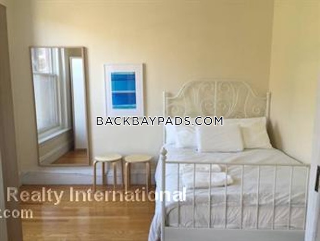 Boston - $6,485 /mo