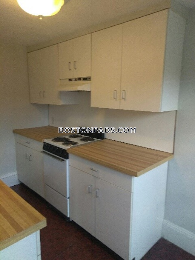 Boston - $2,400 /mo