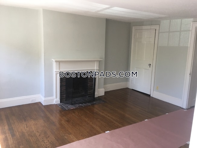 Boston - $2,400 /mo