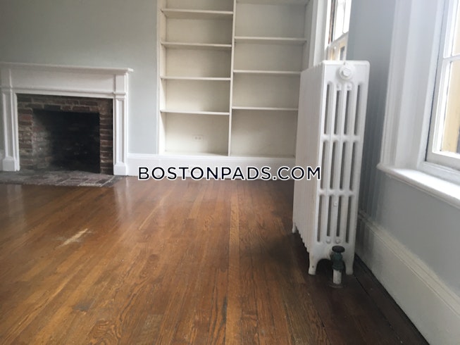 Boston - $2,400 /mo