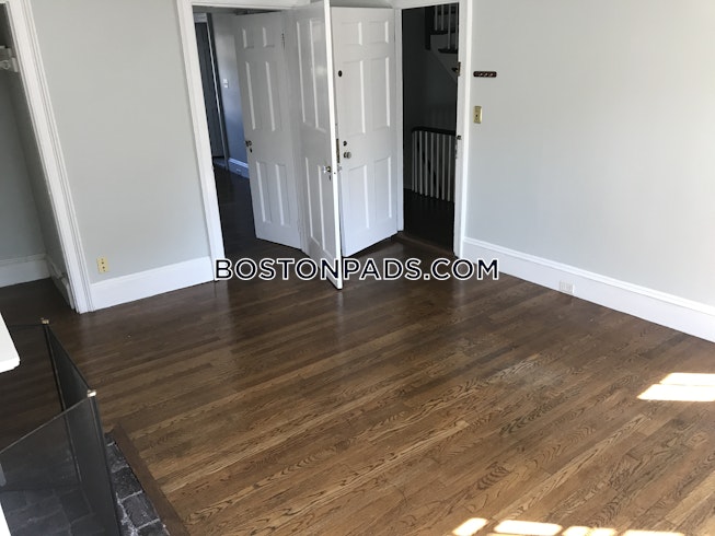 Boston - $2,400 /mo