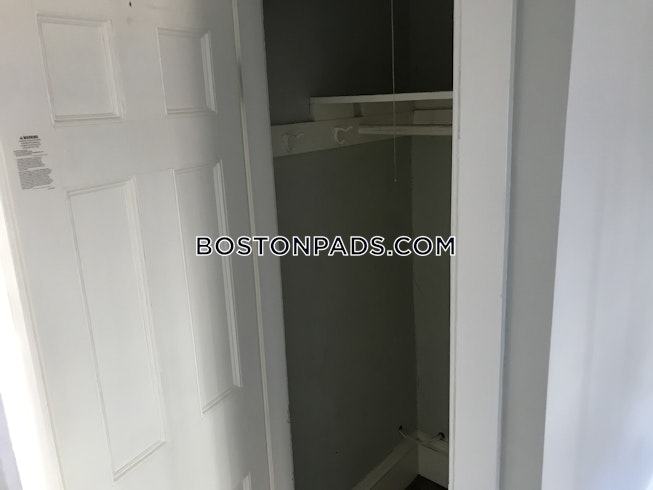 Boston - $2,400 /mo