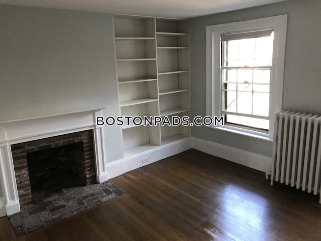 Boston - $2,400 /mo