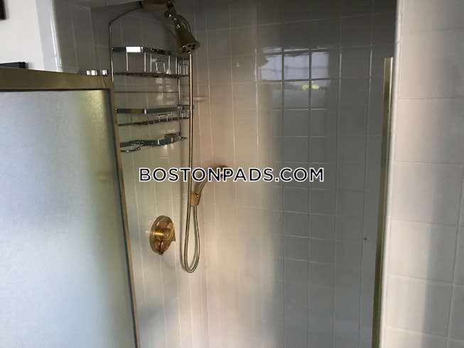 Boston - $2,400 /mo